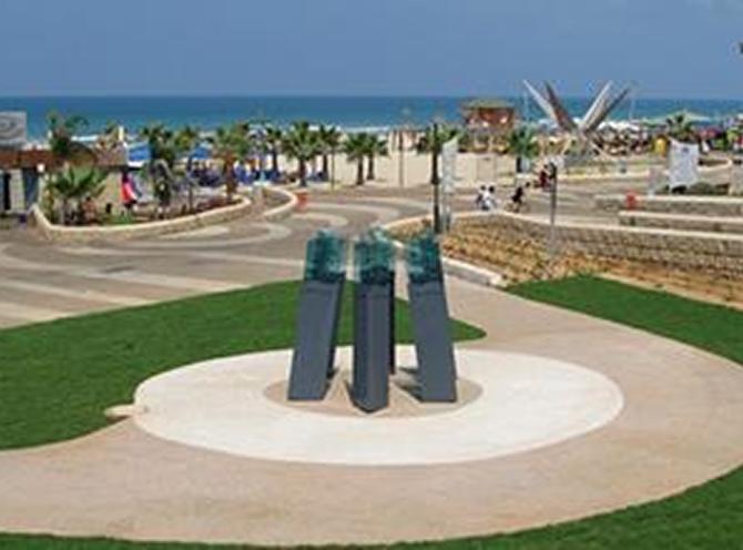 טיילת שייטת 13