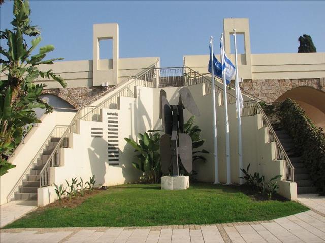 אנדרטה לזכר חללי יד נתן ומנוף - מנוף (כפר נוער)