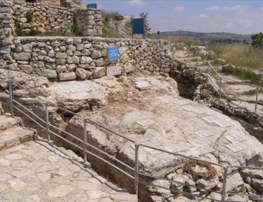 אתר הנצחה לנופלים בקסטל וסביבתו - מבשרת ציון (גן לאומי קסטל)