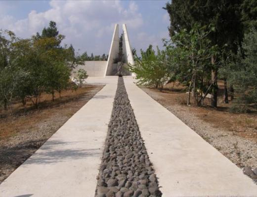אנדרטת זיכרון לוחמי חירות ישראל - לח"י - יער משמר איילון (יער לח"י)