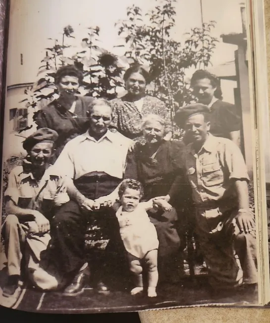 עם המשפחה