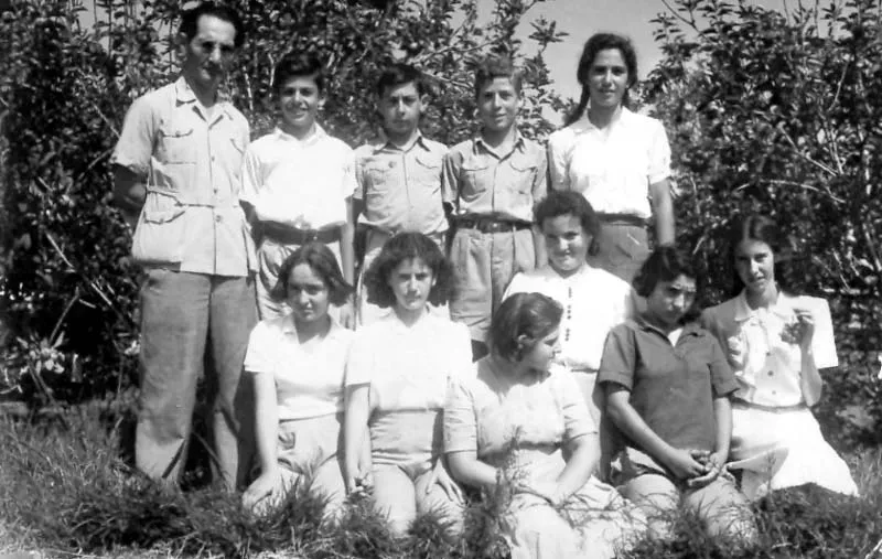 שורה אחרונה שני משמאל